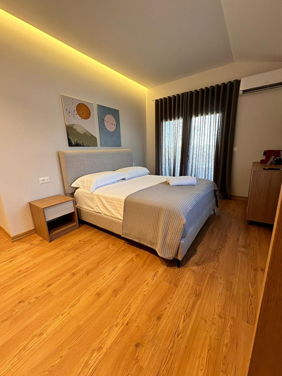 Izi Boutique Leilighet Tiranë Eksteriør bilde