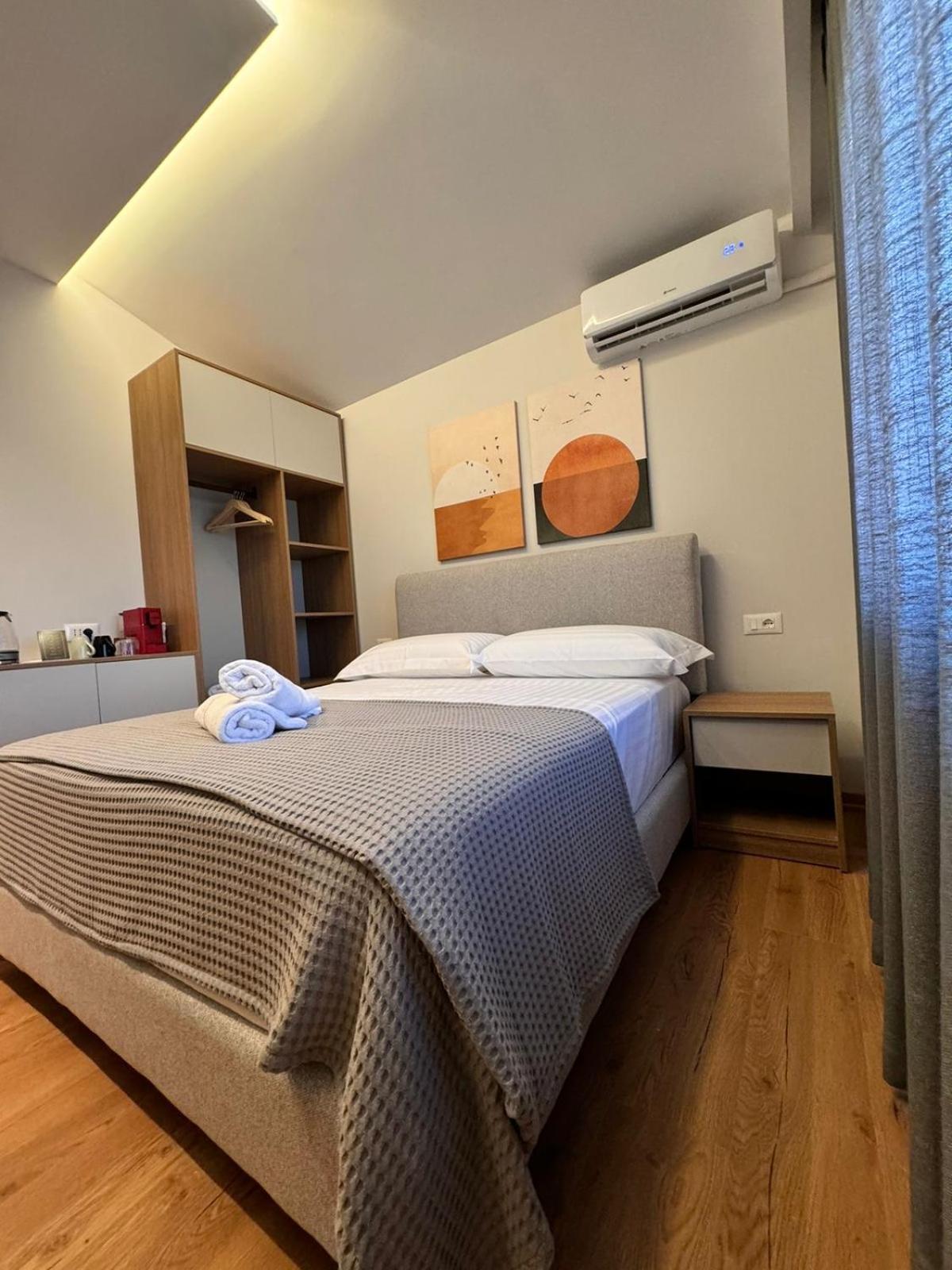 Izi Boutique Leilighet Tiranë Eksteriør bilde