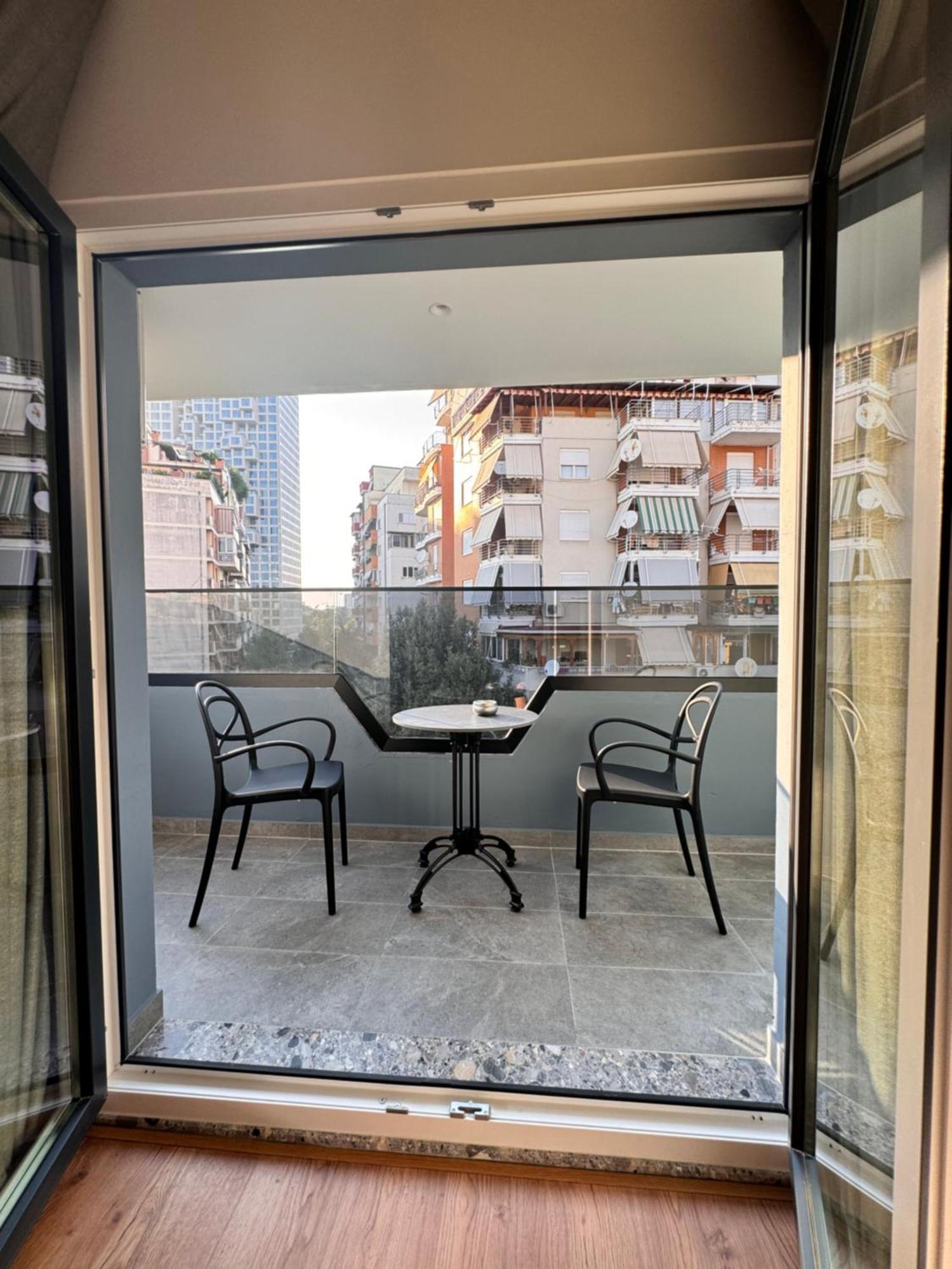 Izi Boutique Leilighet Tiranë Eksteriør bilde
